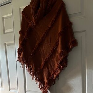 Rust Fringe Poncho color chedron pufi  size median